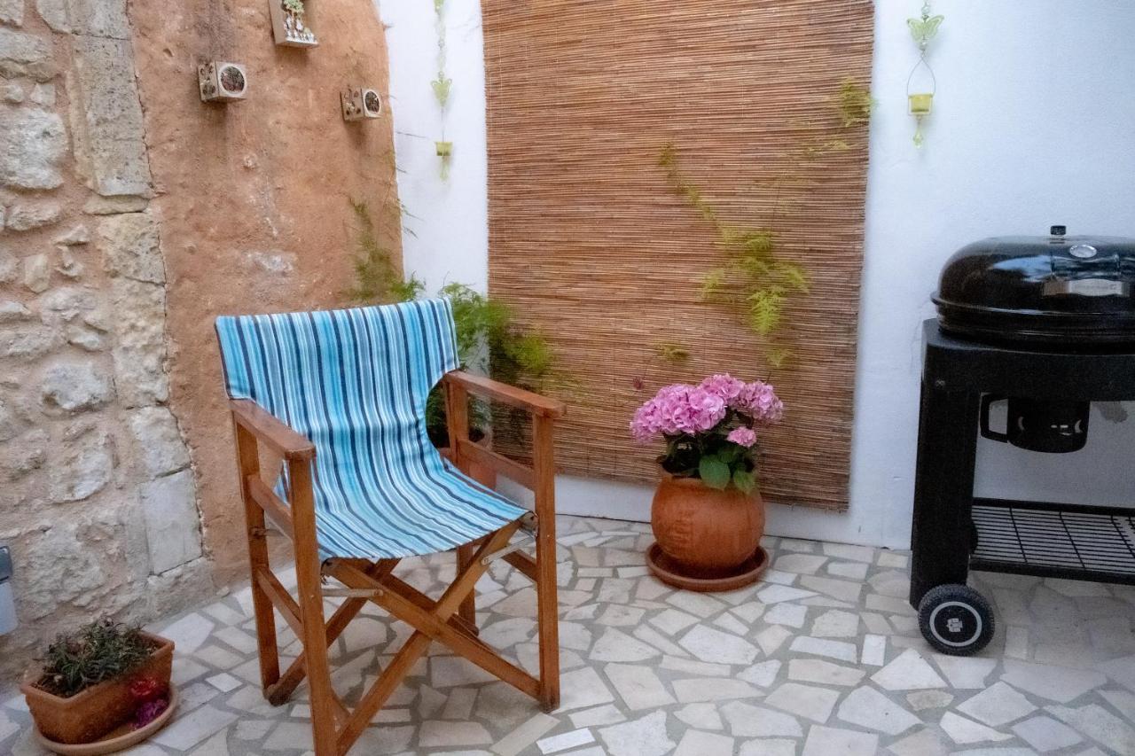 The Venetian Walls 'Central House With Private Courtyard - Charmy & Cheap' Heraclión Exterior foto